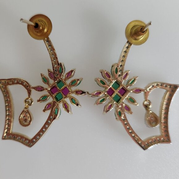 BIG GOLD TONE EAR RINGS WITH LOW QUALITY EMERALDS AND RUBIES? AND SPARKLING CRYS - Picture 7 of 7